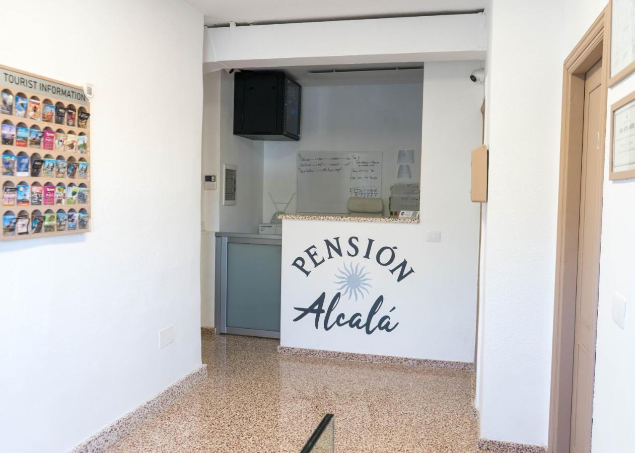 Pensión Alcalá Exterior foto